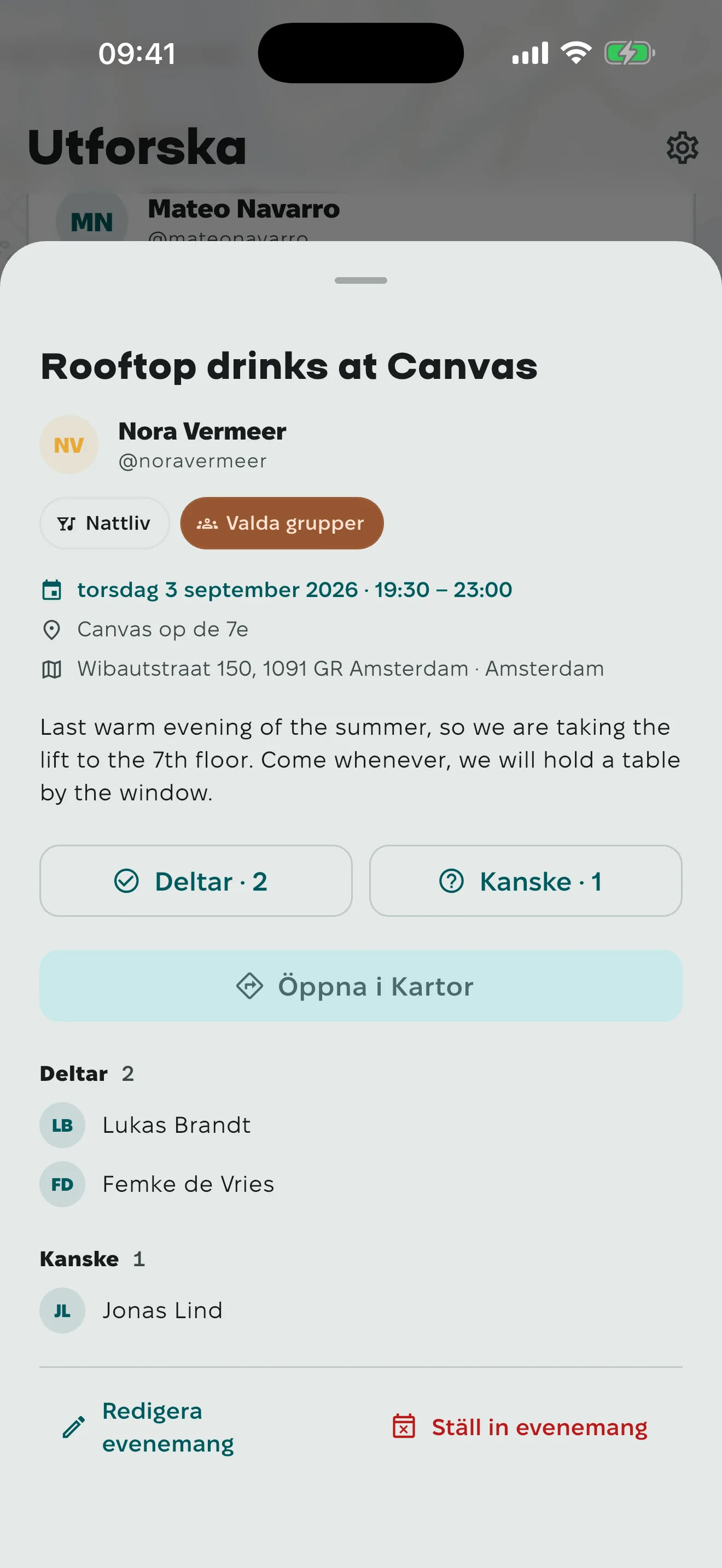Ett evenemangskort för drinkar på taket: adressen, tiden, vem som svarat Deltar eller Kanske, och knappen Öppna i Kartor.